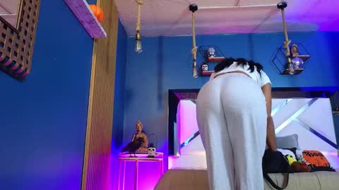 Snapshot of laady_brownn chatting on 10-08-25, 11:52 Cris  online show from 10-08-25, 11:52