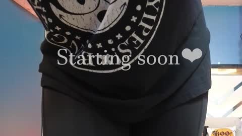 Snapshot of laady_brownn chatting on 10-14-25, 11:00 Cris  online show from 10-14-25, 11:00
