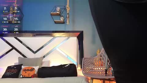 Snapshot of laady_brownn chatting on 10-20-25, 10:59 Cris  online show from 10-20-25, 10:59