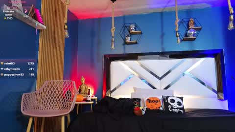 Snapshot of laady_brownn chatting on 10-24-25, 11:06 Cris  online show from 10-24-25, 11:06