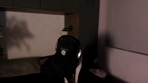 labrinthteasing online show from 01-06-26, 12:09