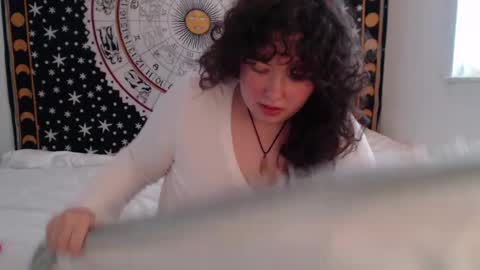 Lacey online show from 11-20-25, 07:13