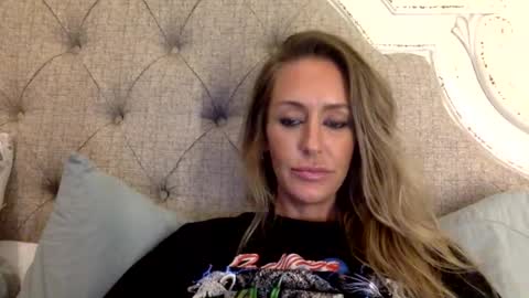 Snapshot of laceylayne96 chatting on 05-22-26, 03:46 laceylayne96 online show from 05-22-26, 03:46