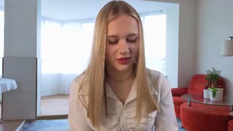 Snapshot of lachelleellwanger chatting on 06-11-26, 05:16 Kate online show from 06-11-26, 05:16