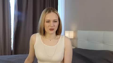 Snapshot of lachelleellwanger chatting on 07-05-26, 05:03 Kate online show from 07-05-26, 05:03