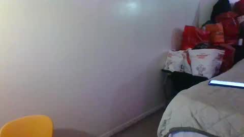 Snapshot of lachickadelbronx chatting on 02-20-25, 05:23 lachickadelbronx online show from 02-20-25, 05:23