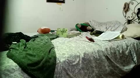 Snapshot of lacybell chatting on 02-11-25, 09:20 lacybell online show from 02-11-25, 09:20