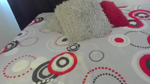 Snapshot of ladahear_ chatting on 06-18-26, 04:55 Akyra online show from 06-18-26, 04:55