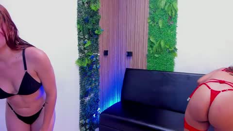 Snapshot of ladies_wallen chatting on 05-19-26, 02:29 ladies_wallen online show from 05-19-26, 02:29