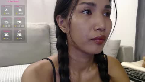 Mia online show from 05-10-26, 04:45