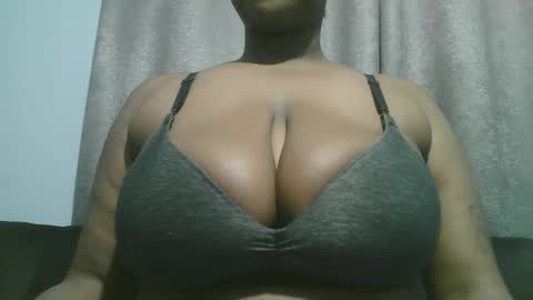 lady_dearra online show from 11-07-25, 04:56