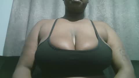 lady_dearra online show from 11-17-25, 01:33