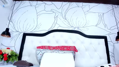 Snapshot of lady_falcon chatting on 05-30-26, 02:30 LADY online show from 05-30-26, 02:30