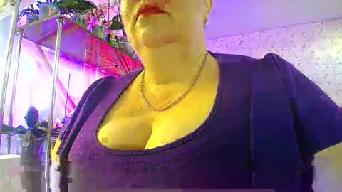 Lady Gloria online show from 04-29-26, 05:11