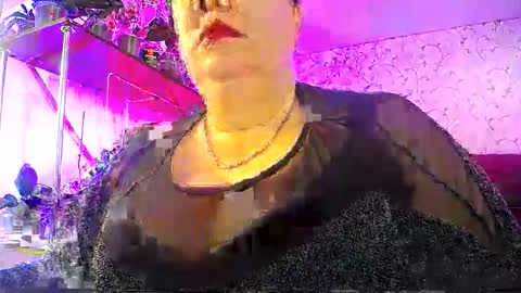 Snapshot of lady_gloria chatting on 05-10-26, 06:40 Lady Gloria online show from 05-10-26, 06:40