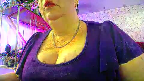 Snapshot of lady_gloria chatting on 05-16-26, 06:21 Lady Gloria online show from 05-16-26, 06:21