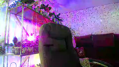 Snapshot of lady_gloria chatting on 05-18-26, 05:02 Lady Gloria online show from 05-18-26, 05:02