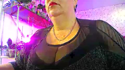 Snapshot of lady_gloria chatting on 05-19-26, 05:25 Lady Gloria online show from 05-19-26, 05:25
