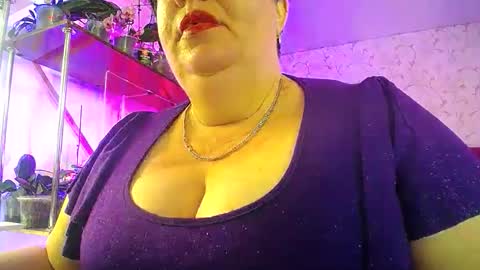 Snapshot of lady_gloria chatting on 05-26-26, 07:15 Lady Gloria online show from 05-26-26, 07:15
