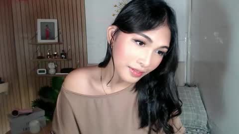   online show from 05-22-26, 02:19