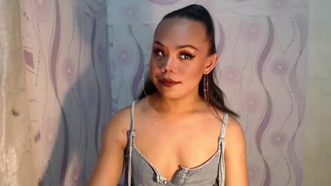 lady_shane26 online show from 05-08-26, 11:59
