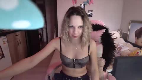 lady_smile69 online show from 12-15-24, 10:50