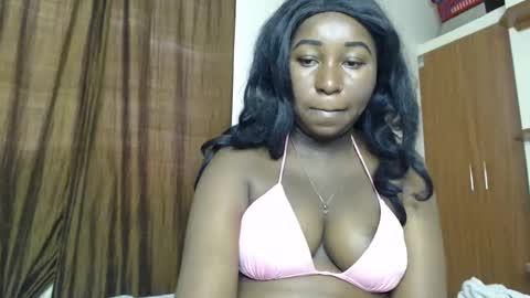 Snapshot of lady_twerky chatting on 02-13-25, 07:03 Maya online show from 02-13-25, 07:03