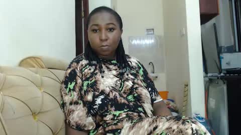 Snapshot of lady_twerky chatting on 11-09-25, 10:52 Maya online show from 11-09-25, 10:52