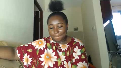 Snapshot of lady_twerky chatting on 02-01-26, 02:59 Maya online show from 02-01-26, 02:59