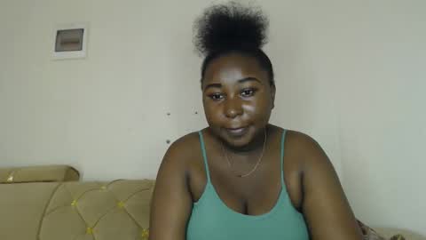 Snapshot of lady_twerky chatting on 02-06-26, 10:51 Maya online show from 02-06-26, 10:51