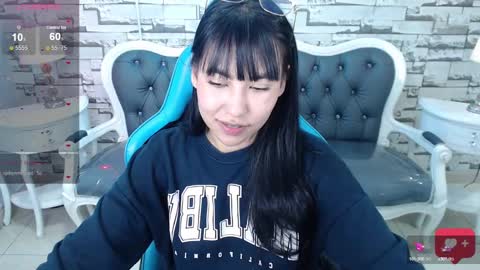 Snapshot of lady_violet_bridgerton_a chatting on 01-26-25, 05:44 Lady Violet Bridgerton online show from 01-26-25, 05:44