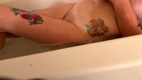 ladyandthatrampp online show from 12-01-25, 02:49