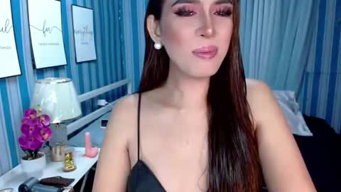 Snapshot of ladyashxxx chatting on 01-13-26, 12:10 isabelle ash DONT FORGET TO FOLLOW AND THUMBS ME UP BITCHES online show from 01-13-26, 12:10