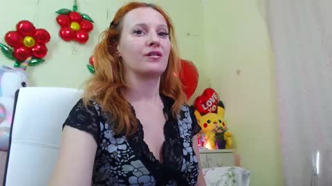 Sima Ladybigsmile online show from 02-25-25, 11:00