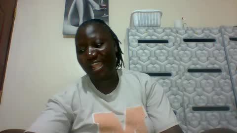 lindah32 online show from 01-22-25, 09:43