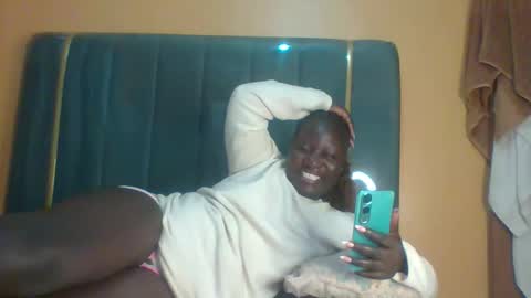 lindah32 online show from 09-17-25, 12:01