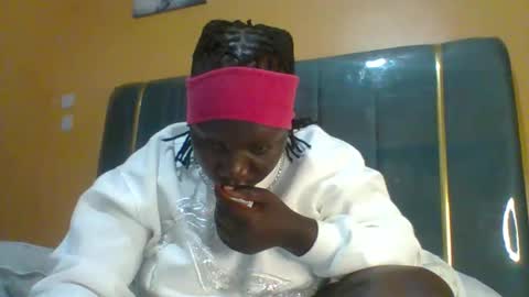 lindah32 online show from 03-29-26, 09:48