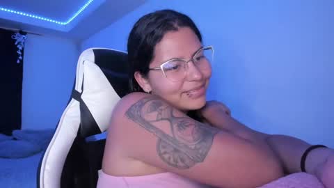  Lady  online show from 01-16-25, 07:49