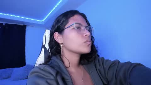  Lady  online show from 02-01-25, 08:08