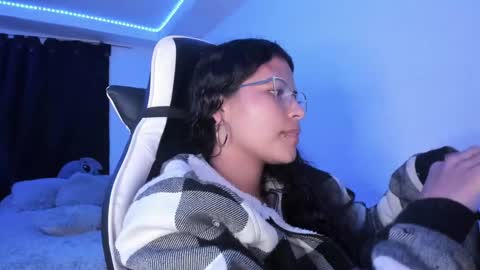  Lady  online show from 03-10-25, 05:11