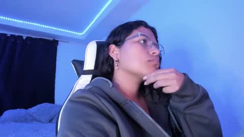  Lady  online show from 03-12-25, 03:02