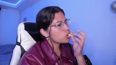  Lady  online show from 12-04-25, 03:05