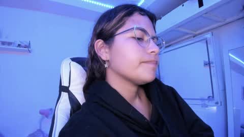  Lady  online show from 04-30-26, 04:30