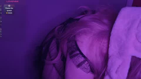 ladybugladyxx online show from 05-10-26, 12:49