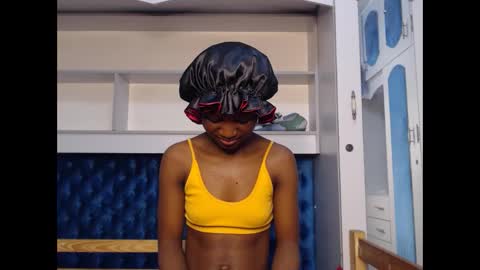 Snapshot of ladydiva69 chatting on 10-26-25, 06:52 ladydiva69 online show from 10-26-25, 06:52