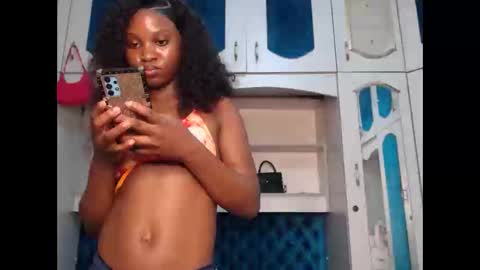 Snapshot of ladydiva69 chatting on 04-14-26, 06:47 ladydiva69 online show from 04-14-26, 06:47