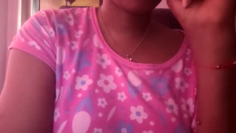 Snapshot of ladygarciaa chatting on 10-14-25, 06:52 ladygarciaa online show from 10-14-25, 06:52
