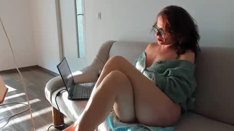 LADYGILDA online show from 04-10-26, 02:44