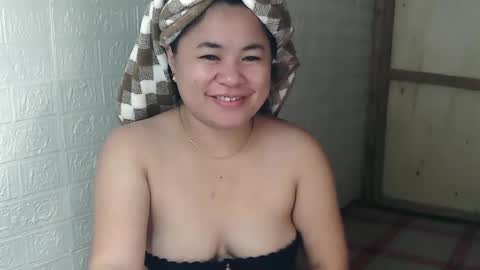Snapshot of ladyhotsiren chatting on 10-30-25, 10:54 SEREN online show from 10-30-25, 10:54