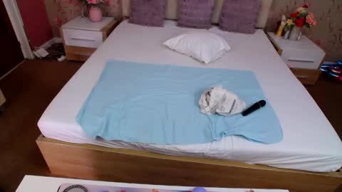 Snapshot of ladymariahx chatting on 05-19-26, 06:58 ladymariahx online show from 05-19-26, 06:58